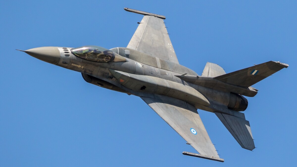avionet-greke-f-16-ne-gatishmeri-pas-hyrjes-se-nje-droni-turk-ne-hapesiren-ajrore-greke