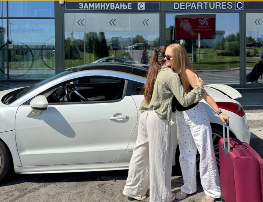 Nga nesër rregulla të reja në Aeroportin e Shkupit  Vetëm një herë në ditë mund të hyni falas në zonën  10 minuta  me të njëjtën automjet