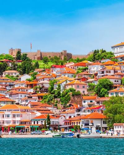 Bjellorusja gjendet e pajetë në një hotel në Ohër  Policia nis hetimet  pritet obduksioni për zbardhjen e rastit