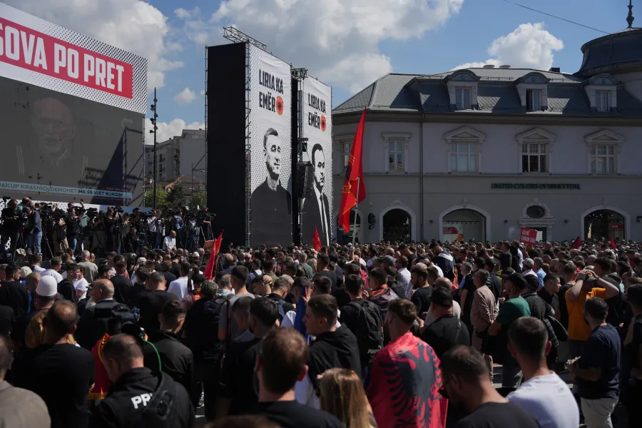 Nis protesta kundër dënimit të çlirimtarëve në Prishtinë
