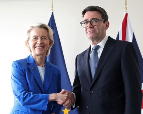 Kryeministri britanik nuk përjashton rikthimin në Bashkimin Evropian