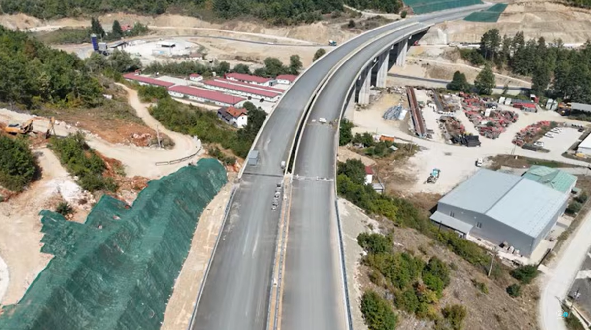 Zgjidhje për pjesën më të vështirë të autostradës  Botuni do të stabilizohet me konstruksion të ri