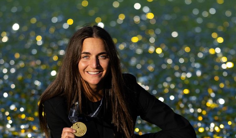 Elena Sadiku finaliste për Topin e Artë  shqiptarja e parë në garë për çmimin e trajneres më të mirë
