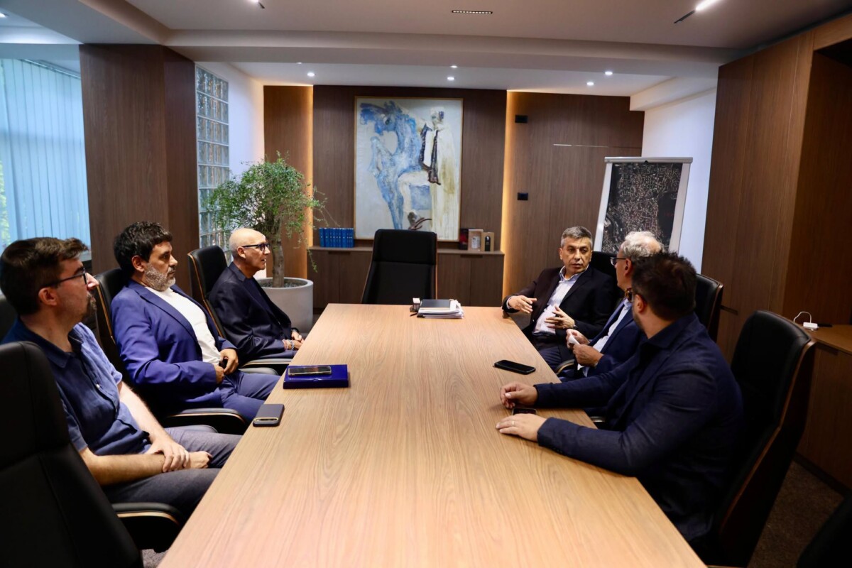 mexhiti-pret-delegacionin-arberesh-nga-vakarici-diskutohet-binjakezimi-me-komunen-e-cairit