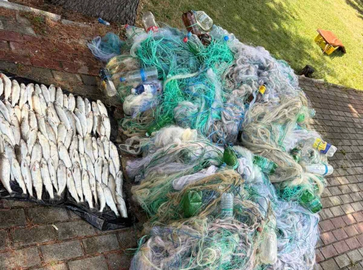 Sekuestrohen 4 mijë metra rrjeta dhe 116 9 kilogramë peshk në Strugë