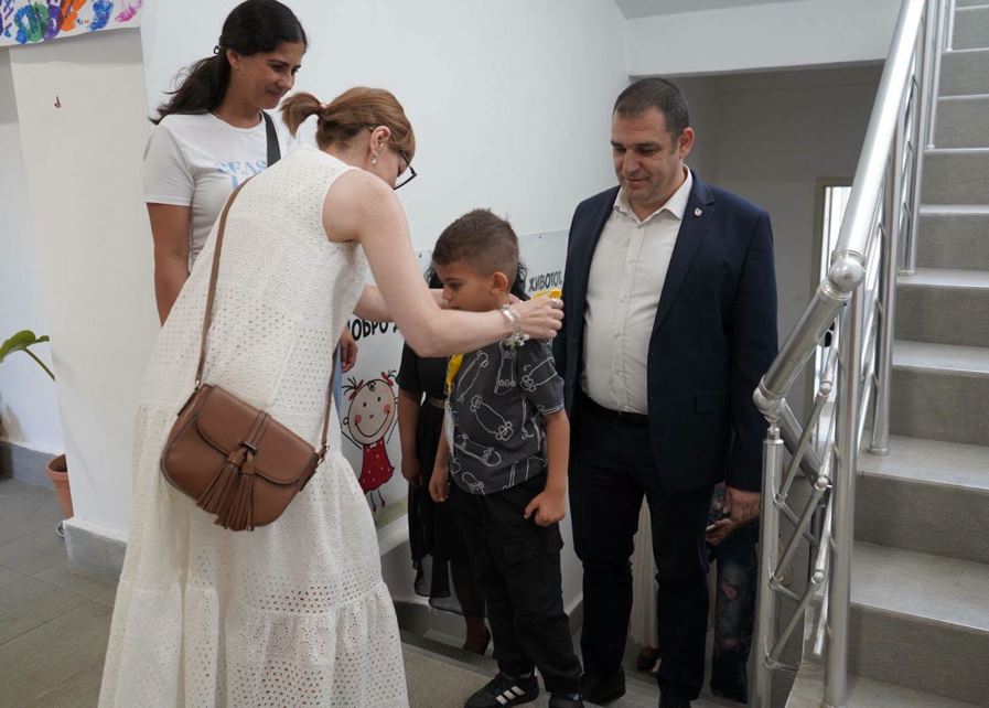 Vetëm një nxënës i klasës së parë në Velusë të Strumicës  Nxënësit nga klasa e gjashtë deri në të nëntë mësojnë në Strumicë