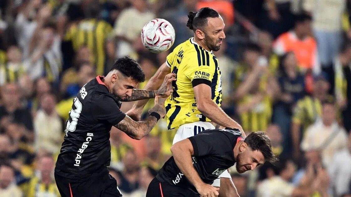 Beshiktashi triumfon në derbin e Stambollit  mposht Fenerbahçen