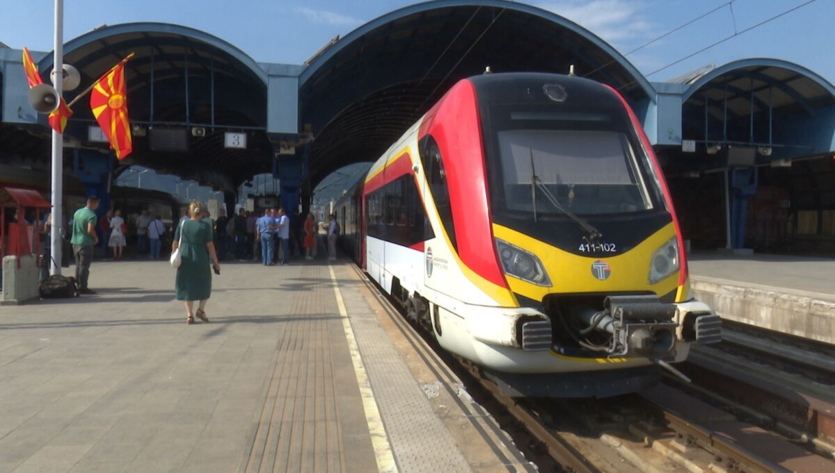 Treni urban rikthehet pas 30 vitesh në Shkup  Një linjë sivjet  një në mot dhe e treta në vitin 2028 