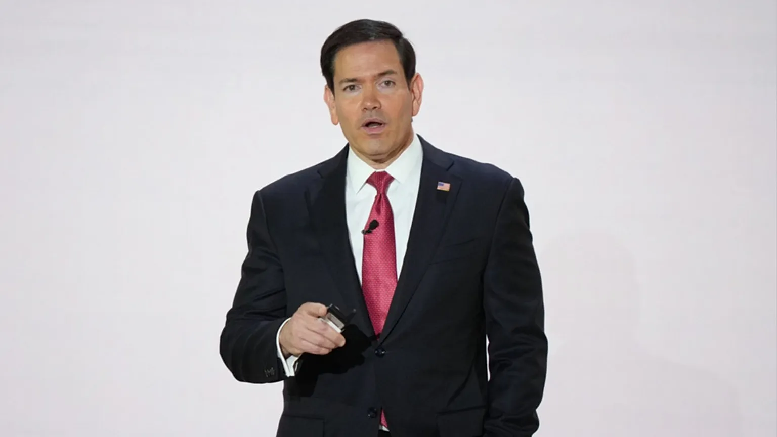 rubio-nga-athina-paralajmeron-iranin-se-nuk-do-te-kete-kurre-arme-berthamore