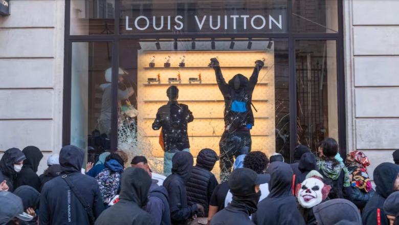Çanta Louis Vuitton  parfume e produkte kozmetike  platformat online  mbushen  me artikuj të vjedhur gjatë trazirave në Francë