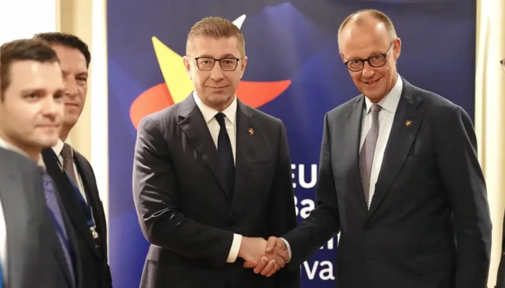 Mickoski në Samitin e Procesit të Berlinit  Lidhja ekonomike dhe përshpejtimi i integrimit në BE  temat kryesore