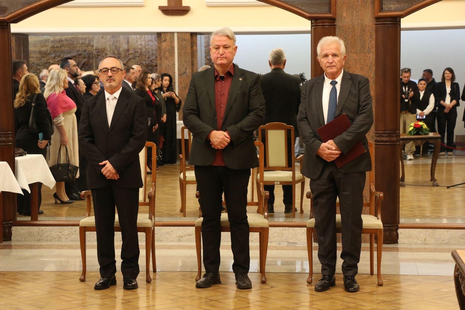 u-nda-cmimi-shteteror-23-tetori-per-vitin-2026-fitues-aktori-jolevski-dhe-profesoret-stojkov-dhe-lilciq-adams