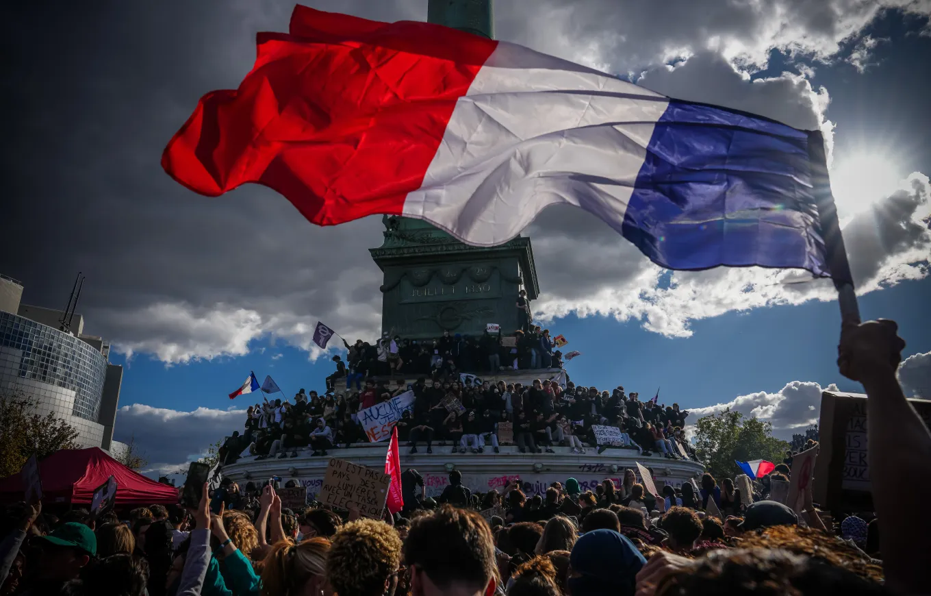 Franca do të angazhojë forcat ushtarake në protesta