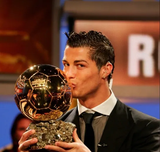 ronaldo-reagon-pas-cmimit-boat