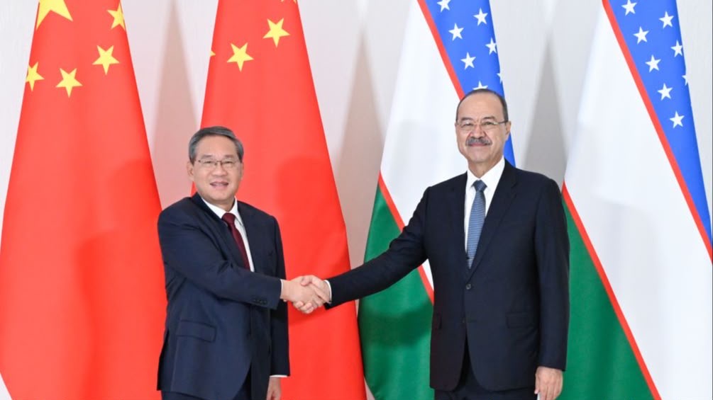 li-qiang-kina-eshte-e-gatshme-per-forcimin-e-pershtatjes-se-strategjive-me-uzbekistanin