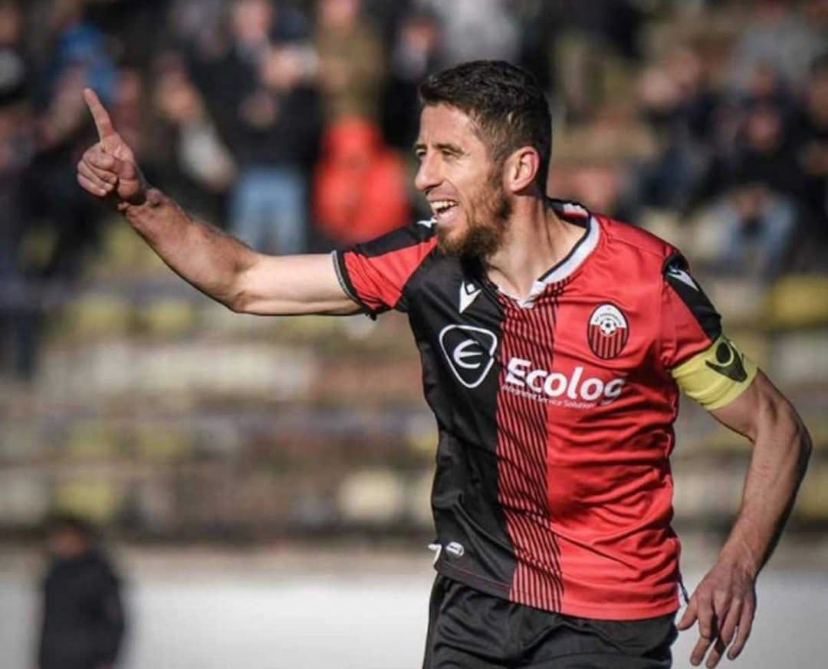 Zemra e madhe e një legjende  Besart Ibraimi dhuron pajisje sportive për Vëllazërimin