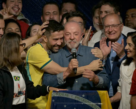 Lula fiton zgjedhjet presidenciale në Brazil  mposht Bolsonaron