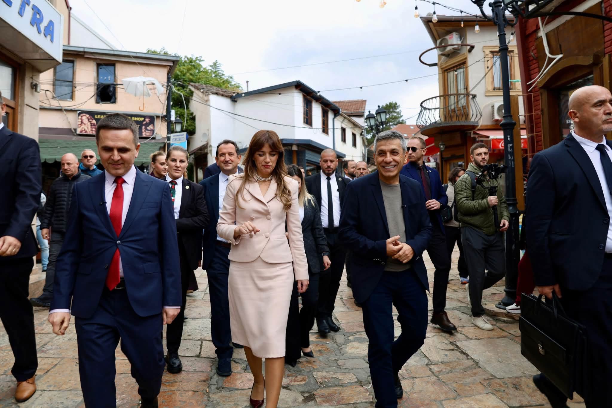 mexhiti-priti-haxhiun-forcimi-i-bashkepunimit-ndermjet-kosoves-dhe-maqedonise-se-veriut-prioritet-i-perbashket
