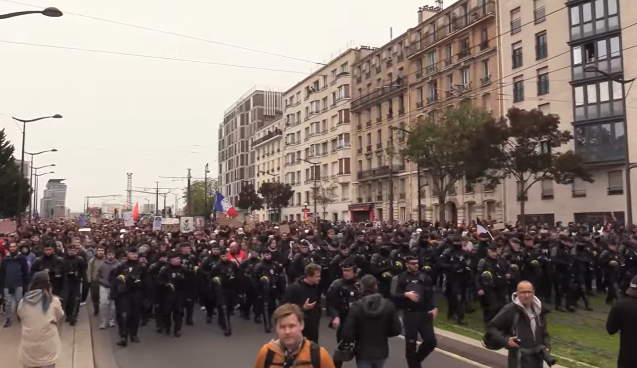 Nisin protestat në Francë  policia në Paris  Gjithçka është e qetë në qytet