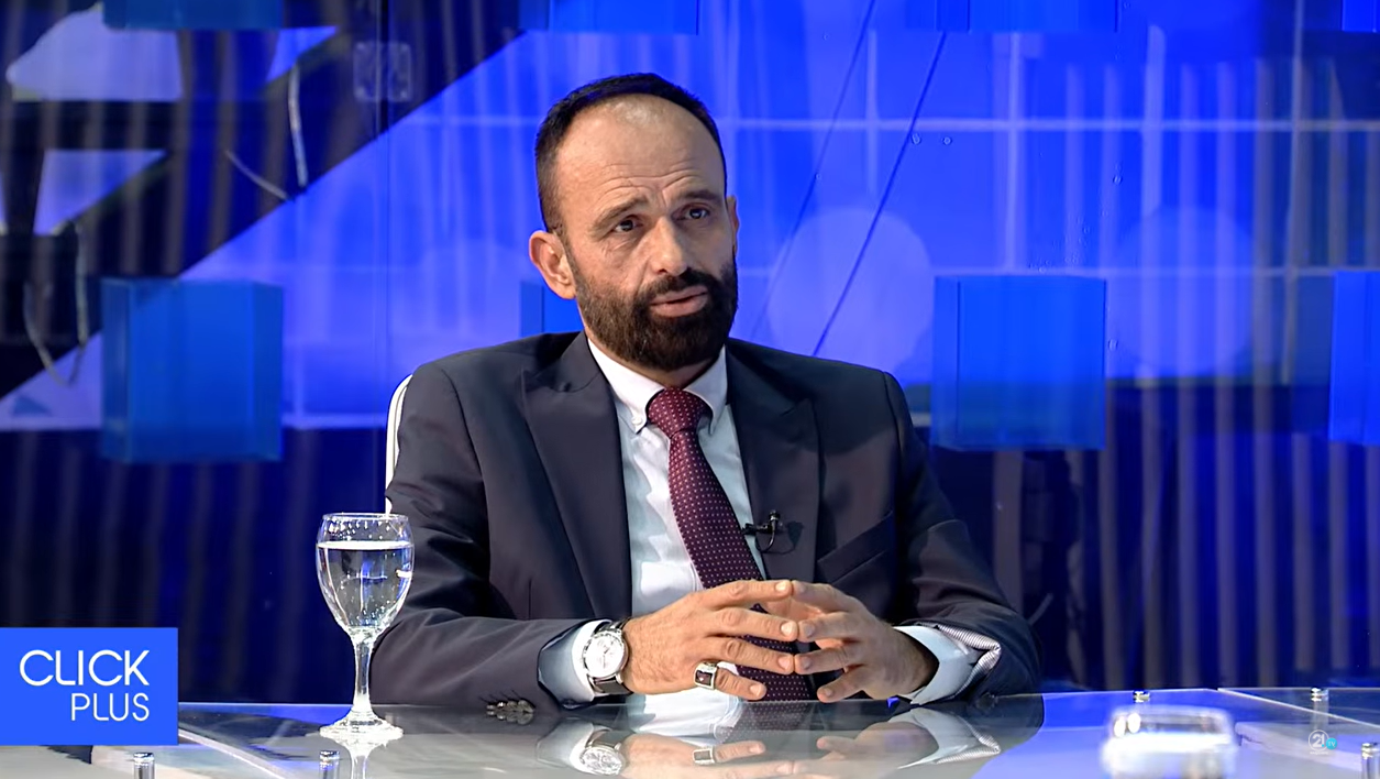 shasivari-paralajmeron-lehtesime-gjuhesore-studentet-nuk-heqin-dore-nga-kerkesa-per-provim-teresisht-ne-shqip