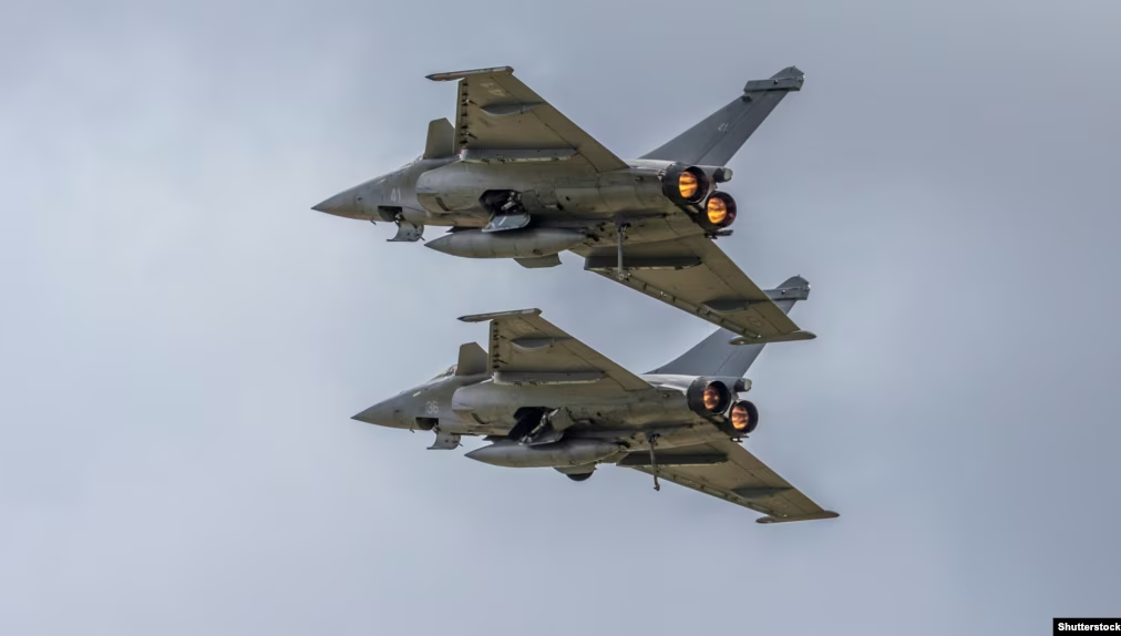 Franca dhe Britania kryejnë simulimin e parë të përbashkët të një sulmi bërthamor
