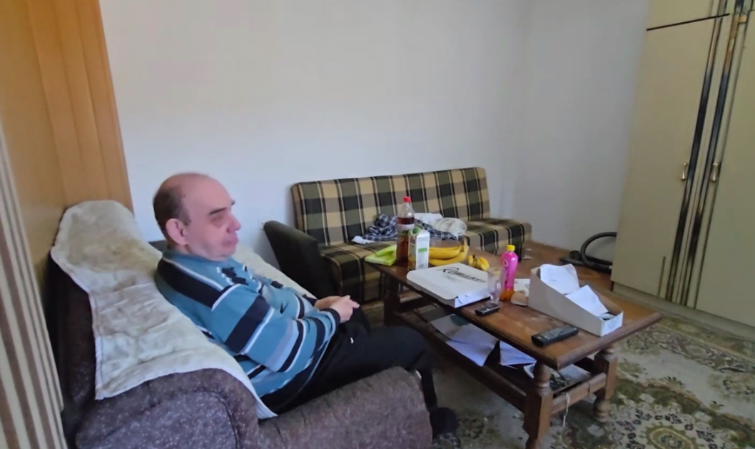 Pas raportimit të TV21  58 vjeçari nga Kërçova transferohet në qendrën e rehabilitimit në Shkup