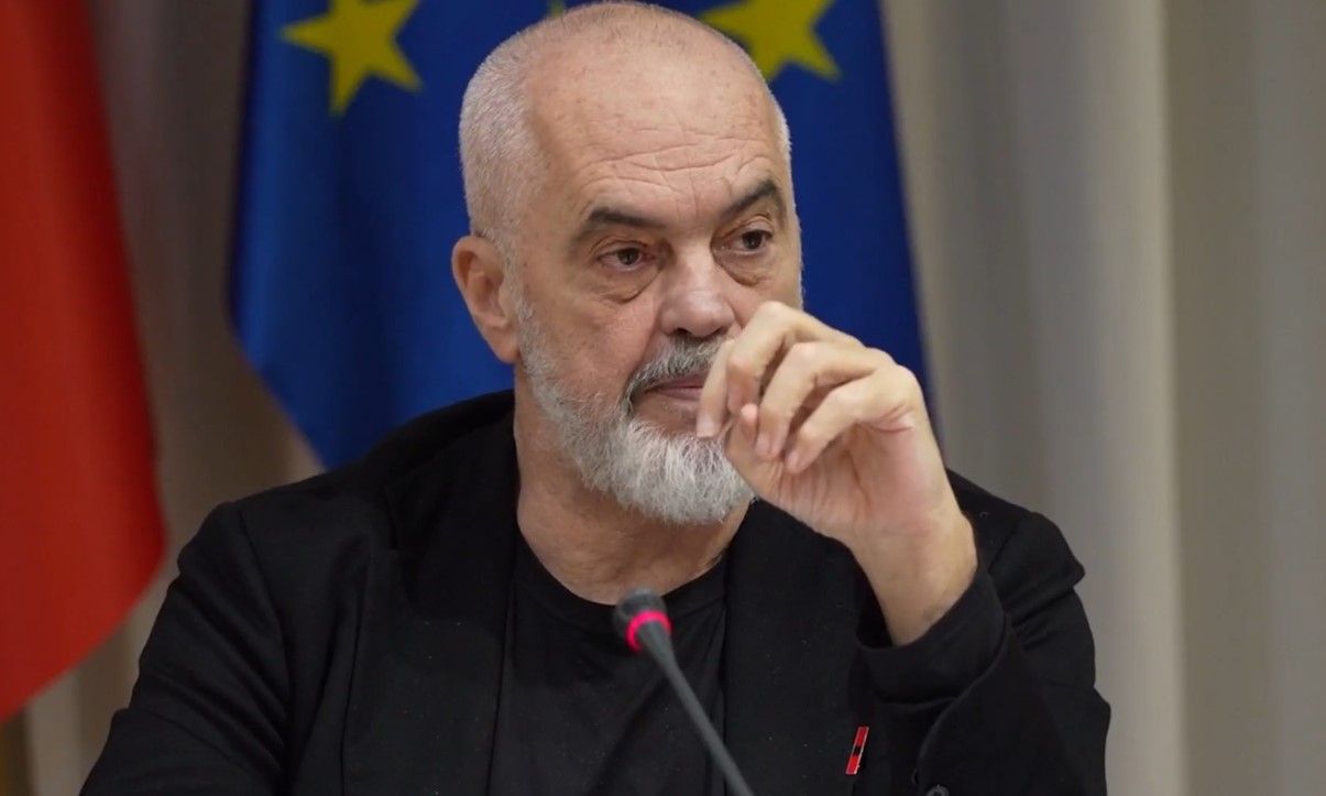 mes-16-apo-18-vjec-deri-ne-ora-5-pasdite-rama-propozon-kufizimin-e-rrjeteve-sociale-te-te-miturit-dhe-zgjatjen-e-orarit-shkollor
