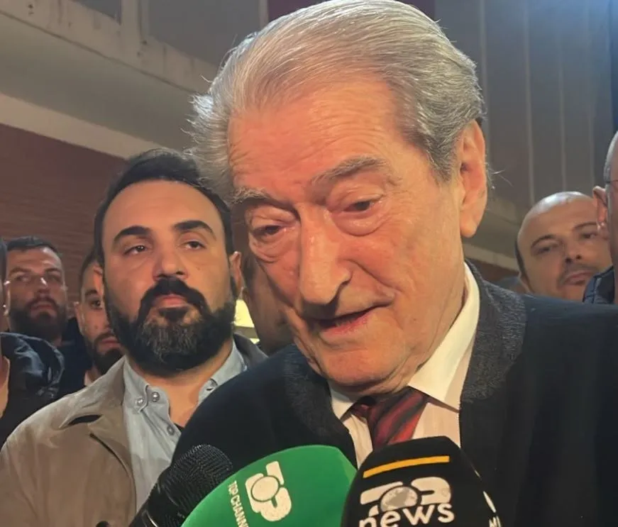 Berisha  Ka skenar për ta sulmuar selinë e PD së