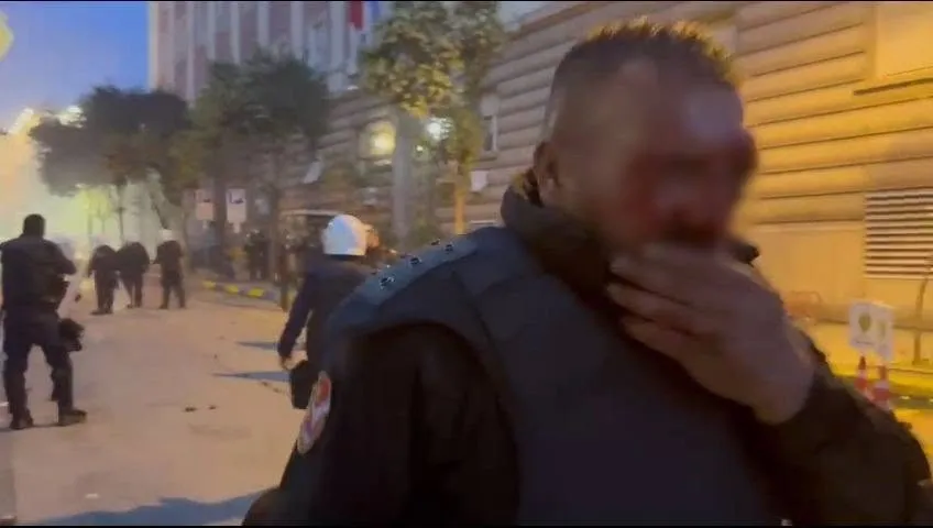 35 të ndaluar e 14 policë të lënduar nga protesta në Tiranë  Policia bën thirrje të ndalet dhuna