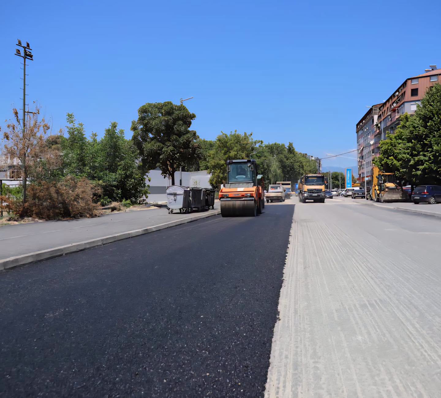 Të mërkurën nis rregullimi i trotuarit në rrugën  Ferid Murati   Komuna e Çairit  Mos parkoni veturat në hapësirat ku do të punohet