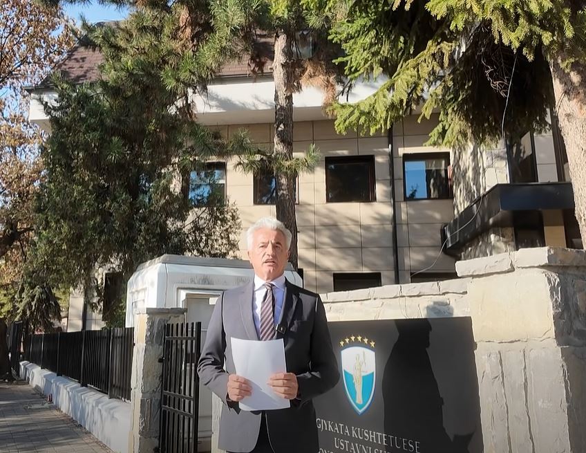 Avokati Koci konteston në Kushtetuese zgjedhjen e presidentes së Kosovës