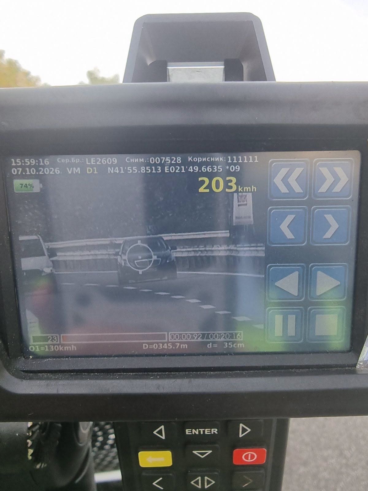 Shoferi i Mercedesit kapet duke vozitur 203 km h  ndërhyn policia