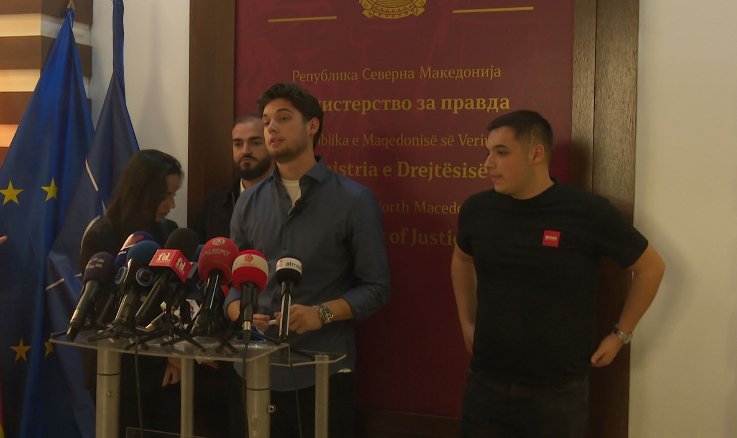 Jurisprudenca  modeli i ri  12 me 2  nuk solli marrëveshje  Studentët kundërshtojnë ministrinë për provimin në shqip